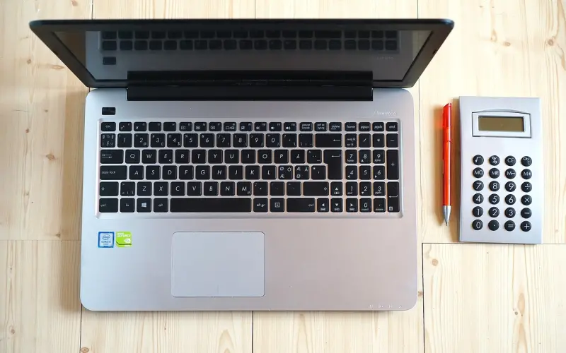 一个你爱，一个爱你，你选哪一个？