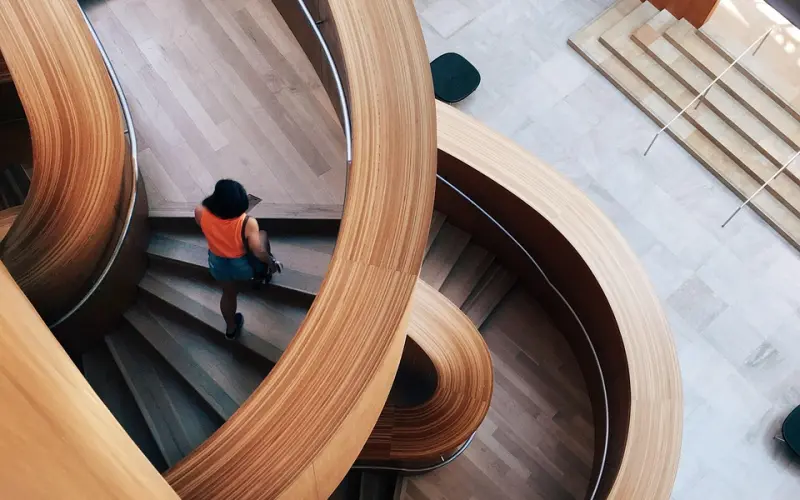 窥视House：在被无数次劈腿之前，我是和死人打交道的