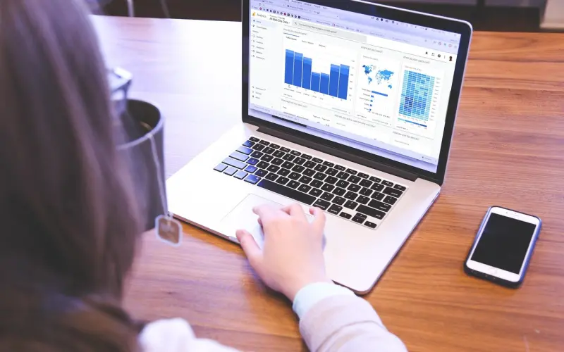 练爱|女友因妈妈反对想分手，我不想她放弃该怎么做？