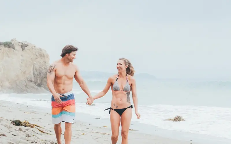 快速从聊天到见面的牵手，死死干住妹子