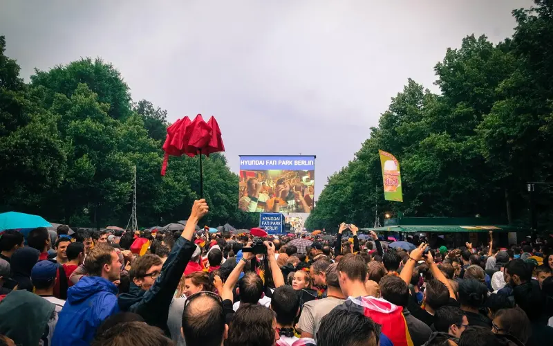 谈资推荐丨洒泪现场！IG痛失亚军，夺得2018LOL全球总决赛冠军！