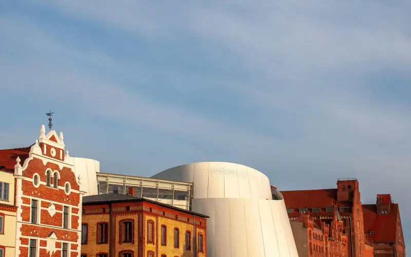 监狱的救赎：墙里墙外，自救人生！