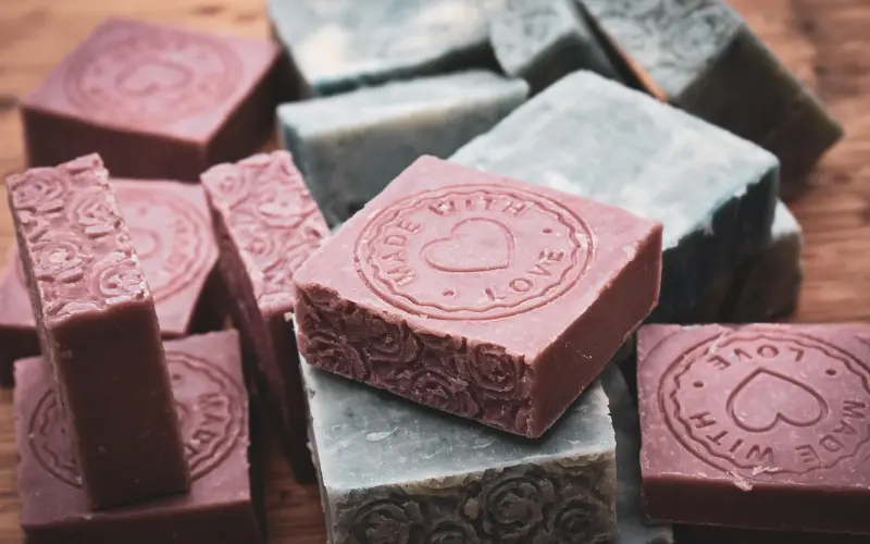 该不该去关心有女朋友的男生？