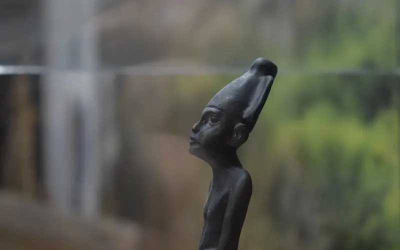 少女卖淫被摁进马桶SM调查结果