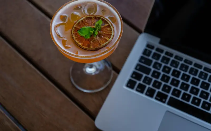 对不起，祝福鹿晗我做不到！