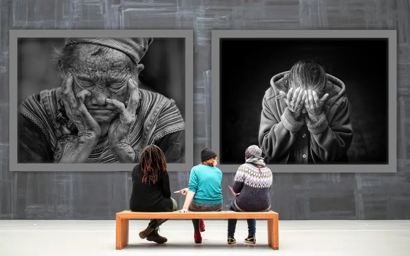 “教你怎么查看朋友圈访客记录。”