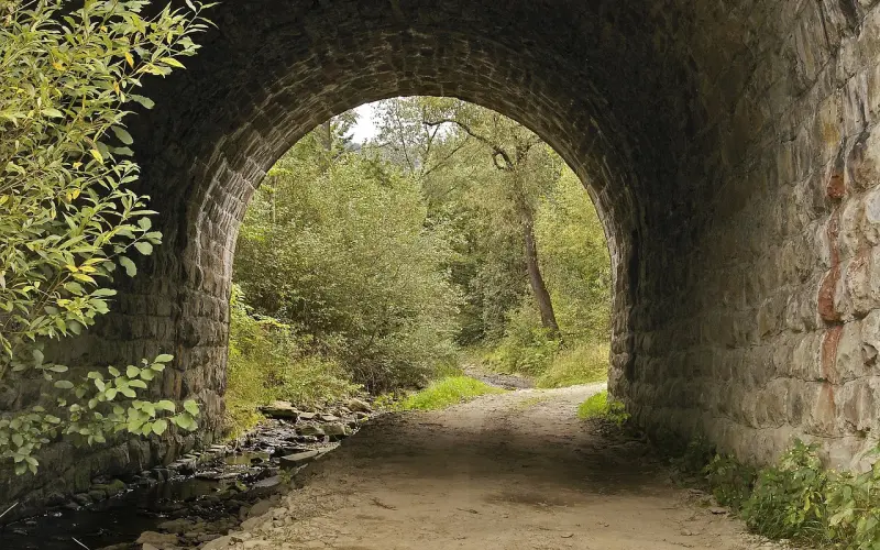 教你三招聊天方法，让女生倒追你