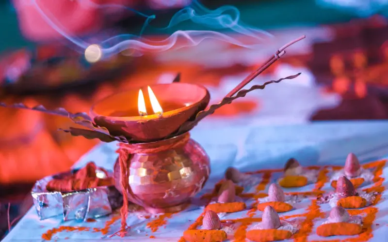 教你平安夜送什么礼物，约女生去哪里好玩！