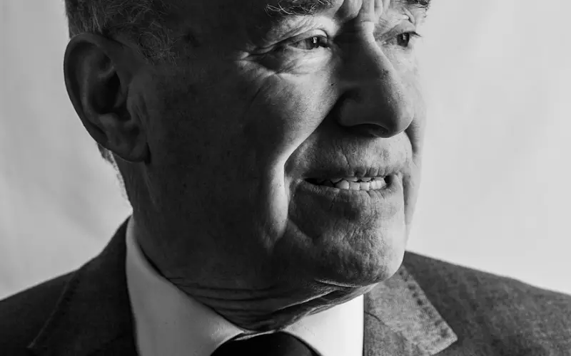 泰国著名佛牌-跨步佛