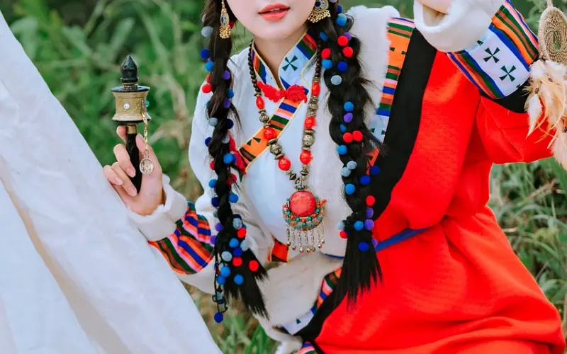 百里挑一的姑娘，追她的都非富则贵