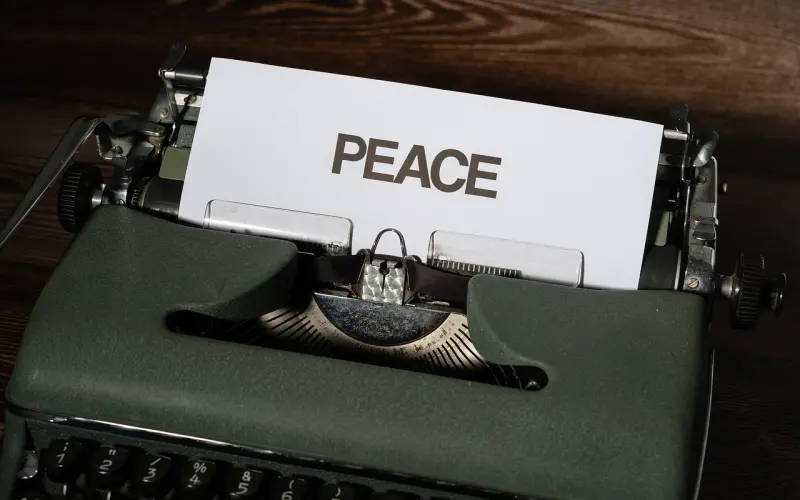 小伙为挽回女友发其不雅照，和平分手要做到这四点