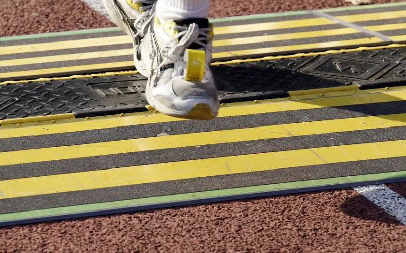 感情走着走着就散了，大概是因为我需要你的时候你都不在