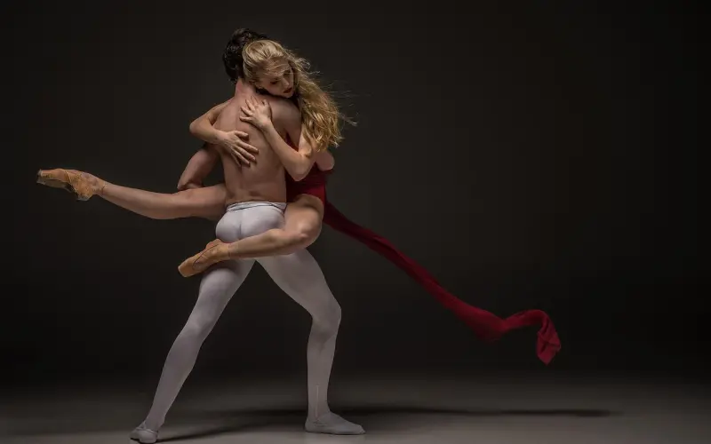 男人的这些表现都在说明一件事：和你在一起他吃亏了