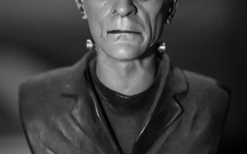 分手后挽回男友技巧： 挽回男友之前，先学会做一个“普通朋友”