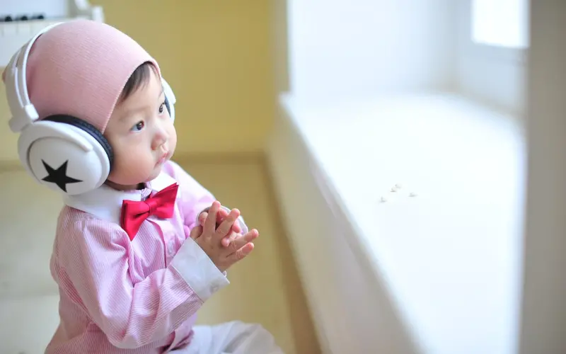 两个人恋爱，前任出来提复合，要怎么办？