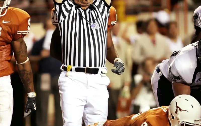 制服、运动、御姐，她在福田的coco park跟我玩了一整夜猫鼠游戏