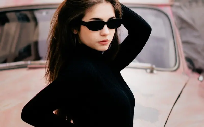 用这个姿势“撩妹”，分分钟让她热切回复你