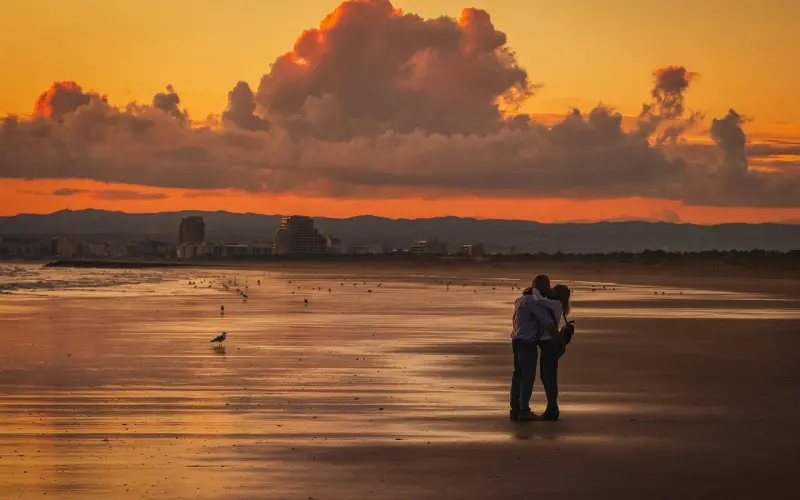 第一次接吻时女生在想什么？