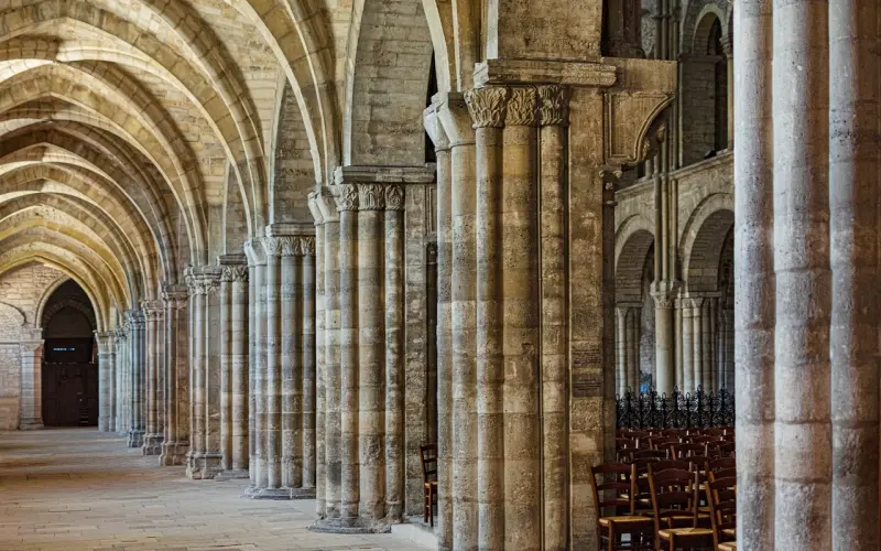 挖墙脚什么意思，挖来的爱情牢靠吗？