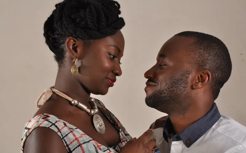 相爱的两个人，做不成夫妻，应该保持什么关系？