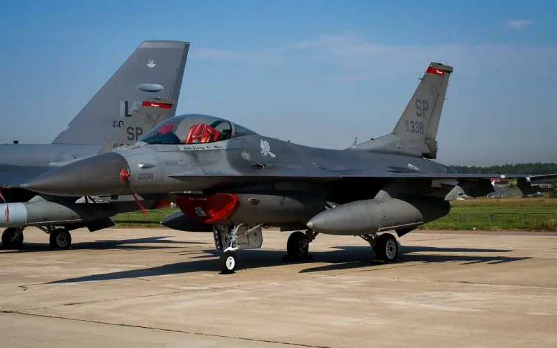 当女生对你有意思，喜欢你时，会主动和你共享这些东西！