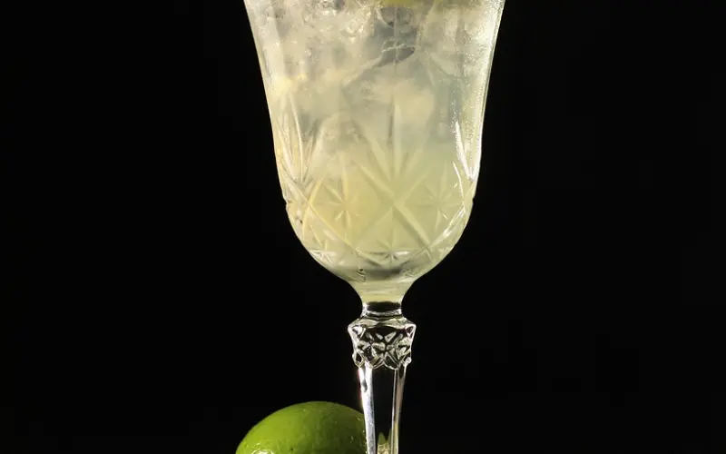 异性相处，男人让你触碰这些“隐私”，八成早已“爱你入骨”了