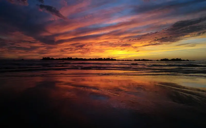 女人对男人“动情”，身体最诚实，这三个信号不要错过了！