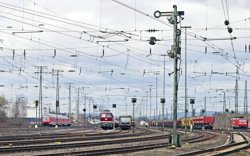 女人想你了，不会直接说出口，会发出这些信号暗示你