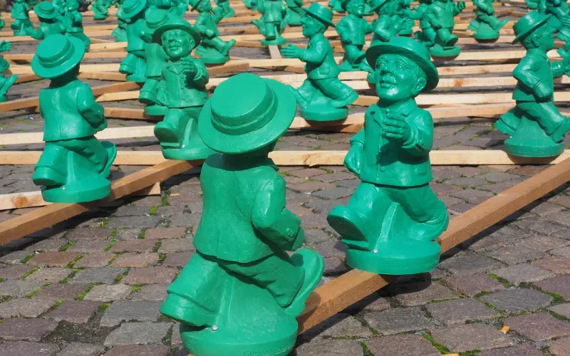 异性相处，男人主动对你说这些事，表明他很信任你