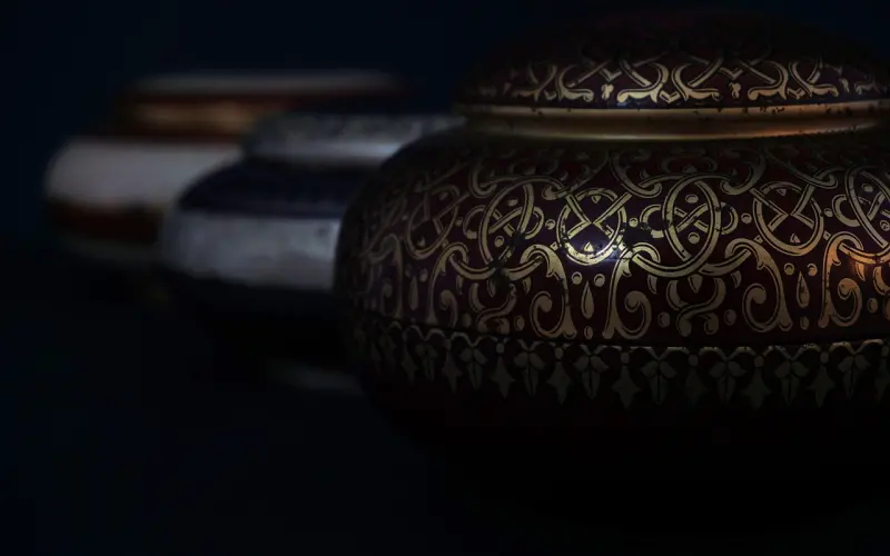 异性相处，女人的这些行为，比倒贴还廉价