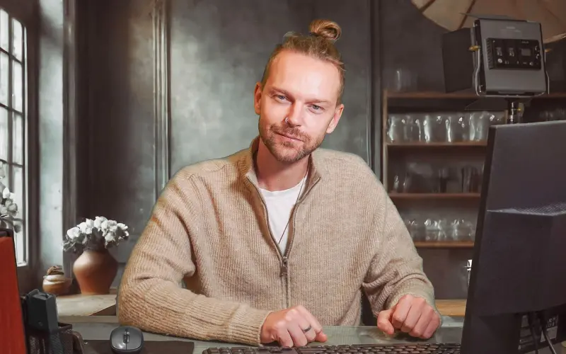 “该蹦迪时就蹦迪，该撩妹时撩妹” | 9大姿势图鉴