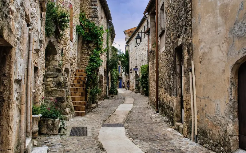 异性相处，关系再好，这三件事打死也不能做，尤其人到中年！