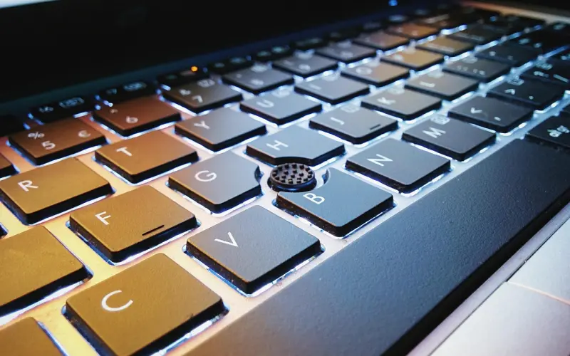 感情中遇到这样的男人，走为上策！