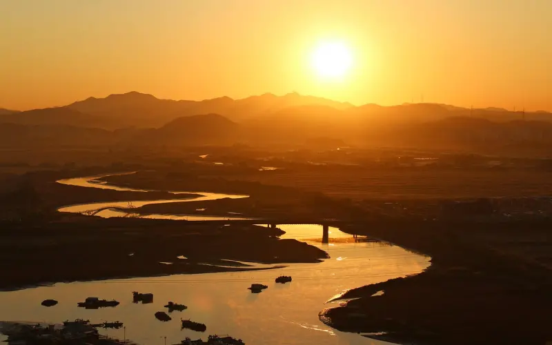 为什么有些人身边美女无数，你却一个都没有