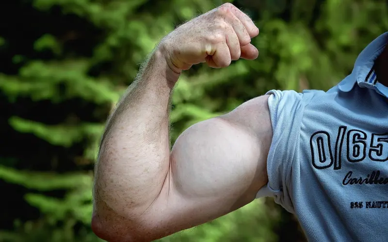 为什么现在流行霸道穷逼了？