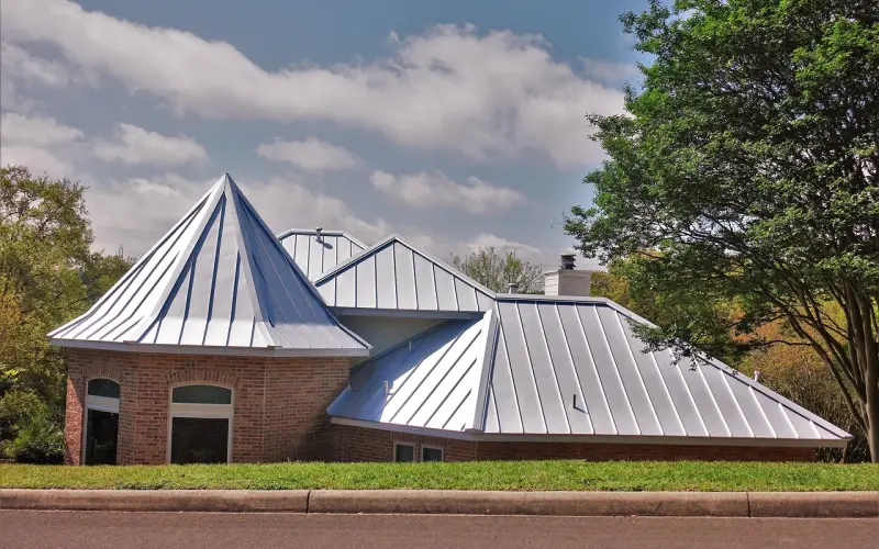 挽回女友：做个“普通朋友”降低她的戒心