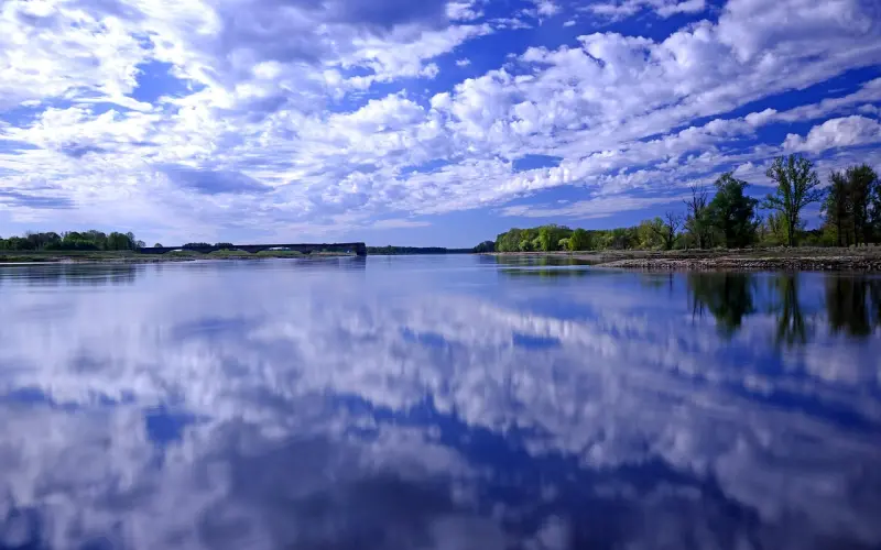 女人，要么丽质，要么励志！