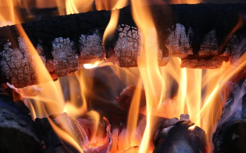 你非常爱她，但不够男人只会被当做备胎