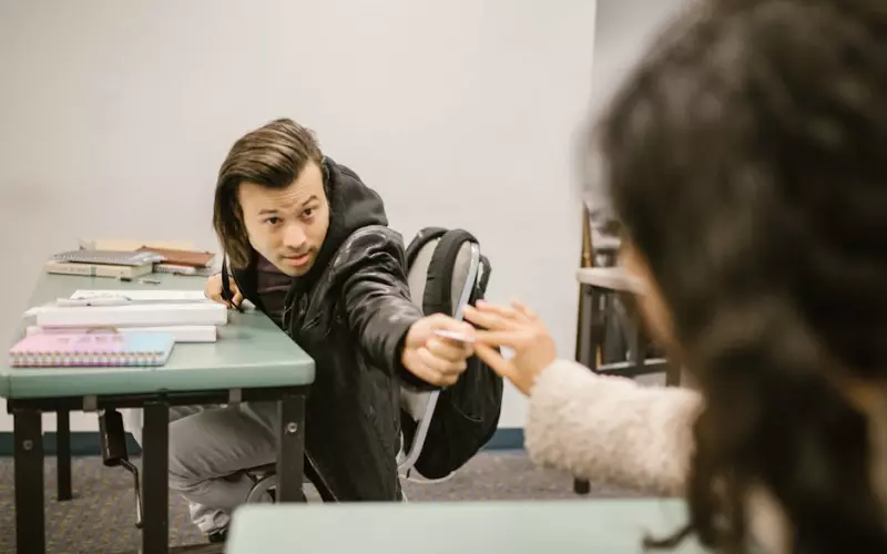 男人出轨的10种表现(男人被冤枉出轨一般有什么表现)