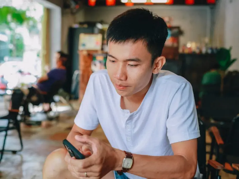 男人和你聊微信时的3个习惯，说明他“爱你入骨”了！