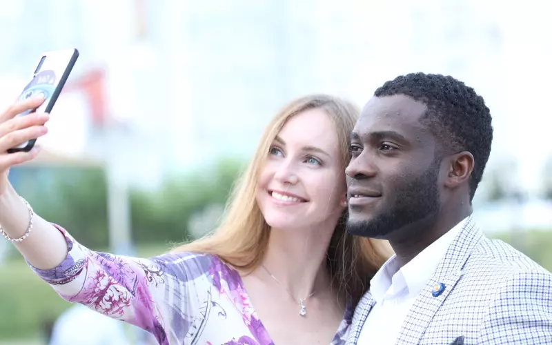 夫妻间情感劈裂的4种表现，占一条都是一种折磨