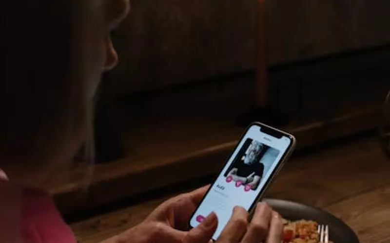 43岁江西女子网恋(江西女子网恋奔现被父母阻止)