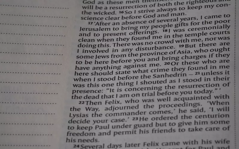 45岁大叔网恋骗局(22岁青年陷入网恋骗局父母怎样做)