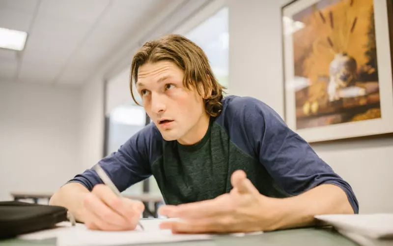 男人出轨的5种表现(男人出轨后的五种表现)