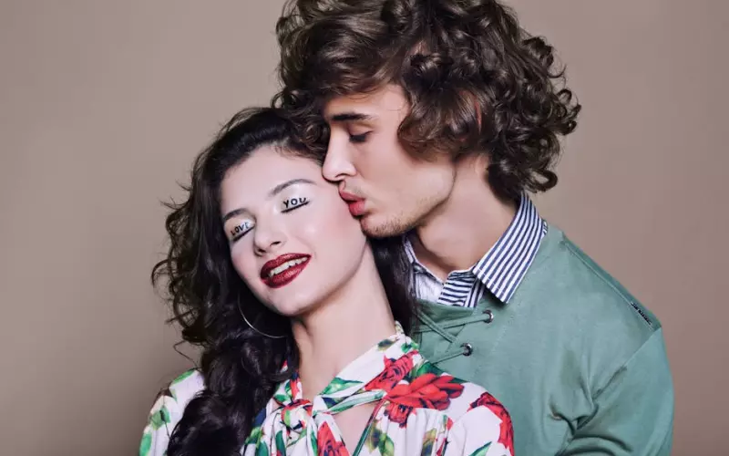 一个男人爱你的8种表现，就算他不主动联系也可以挽回