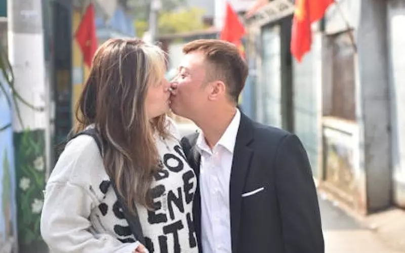 40岁女人和30岁男子网恋奔现(中年女人网恋奔现真实经历)