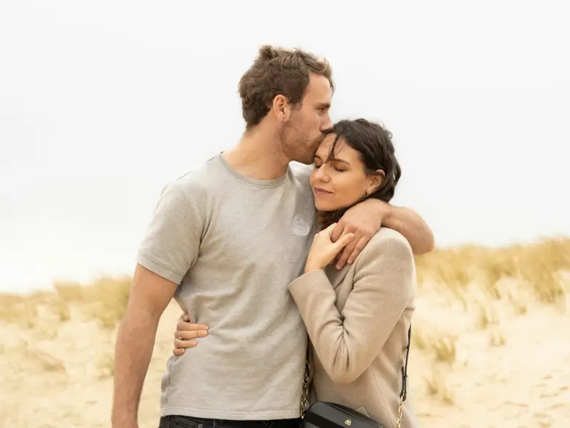 挽回男朋友全攻略，男朋友突然没有理由地提出分手，该如何挽回