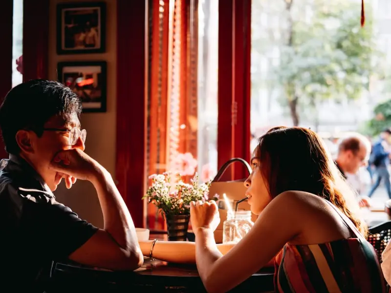 好男人不是为她遮风挡雨，而是给她抵抗风雨的能力