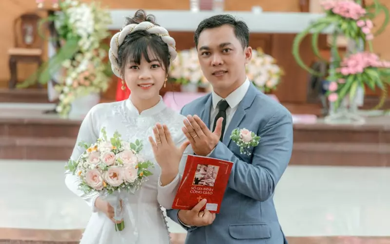 中国健康小伙娶瘫痪女孩(瘫痪小伙娶马来西亚姑娘)