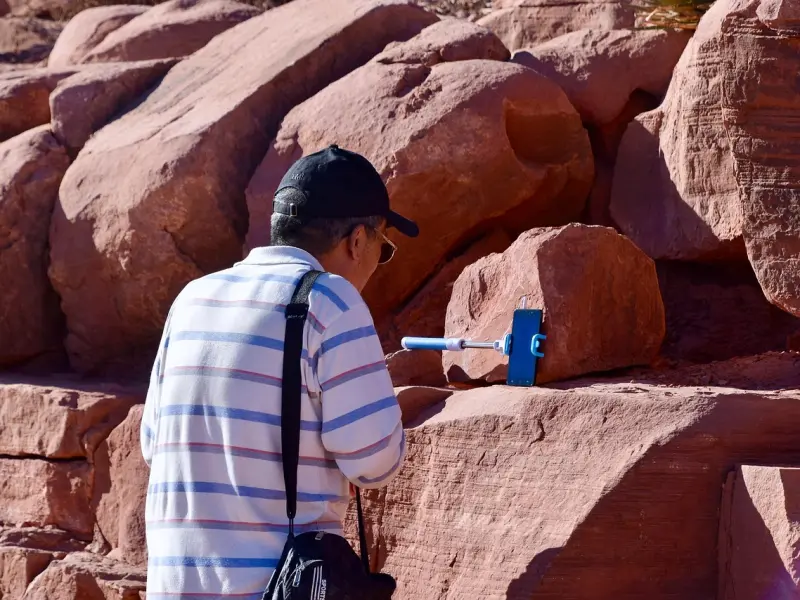 男人心里牵挂着你，见面时才会情不自禁说这些话